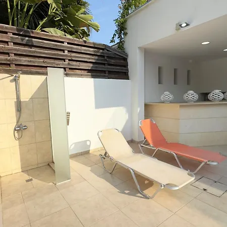 Beachfront Larnaka Dhekelia With Pool Vila *