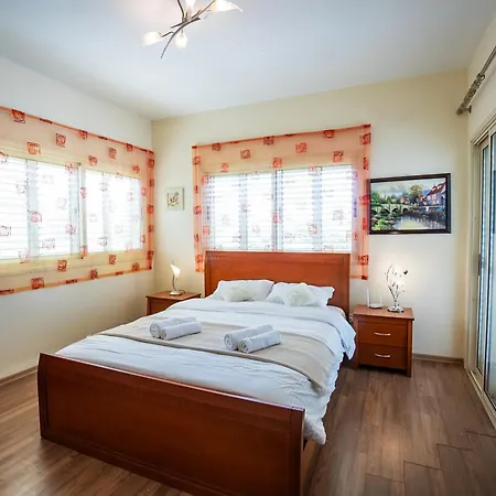 Vila Beachfront Larnaka Dhekelia With Pool