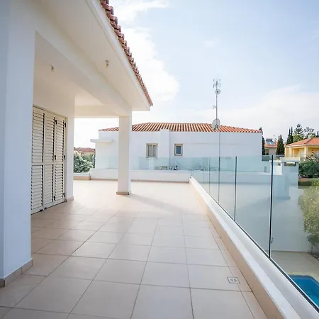 Vila Beachfront Larnaka Dhekelia With Pool *