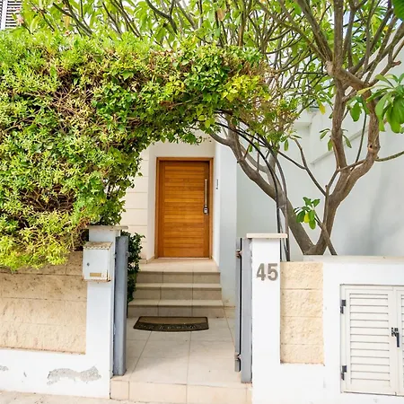 Vila Beachfront Larnaka Dhekelia With Pool