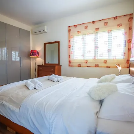 Beachfront Larnaka Dhekelia With Pool