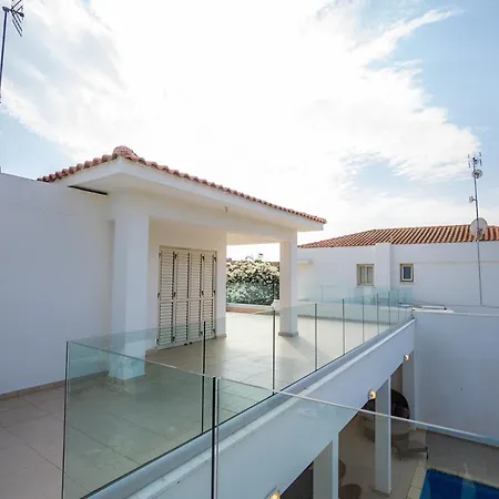 Willa Beachfront Larnaka Dhekelia With Pool Pila