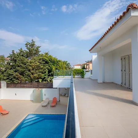 Beachfront Larnaka Dhekelia With Pool Вилла