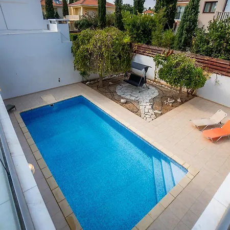 Beachfront Larnaka Dhekelia With Pool