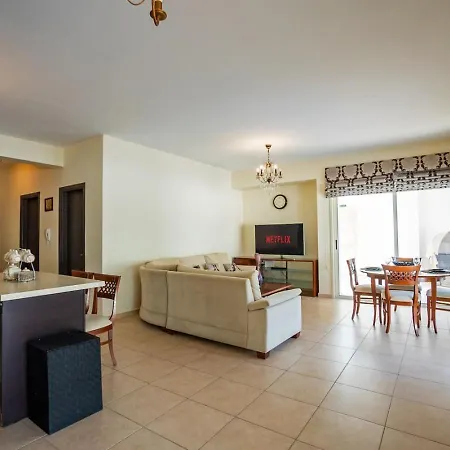 Beachfront Larnaka Dhekelia With Pool וילה