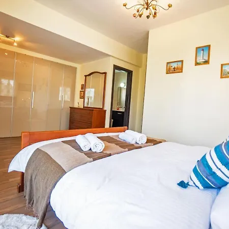 Beachfront Larnaka Dhekelia With Pool וילה