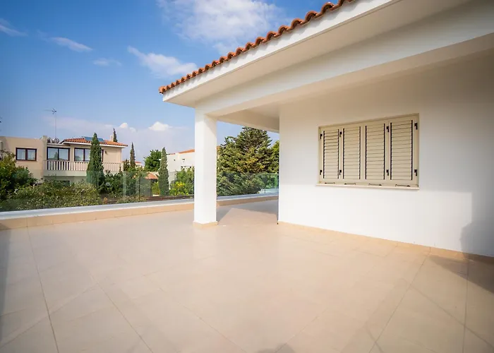 Beachfront Larnaka Dhekelia With Pool Вилла Пила