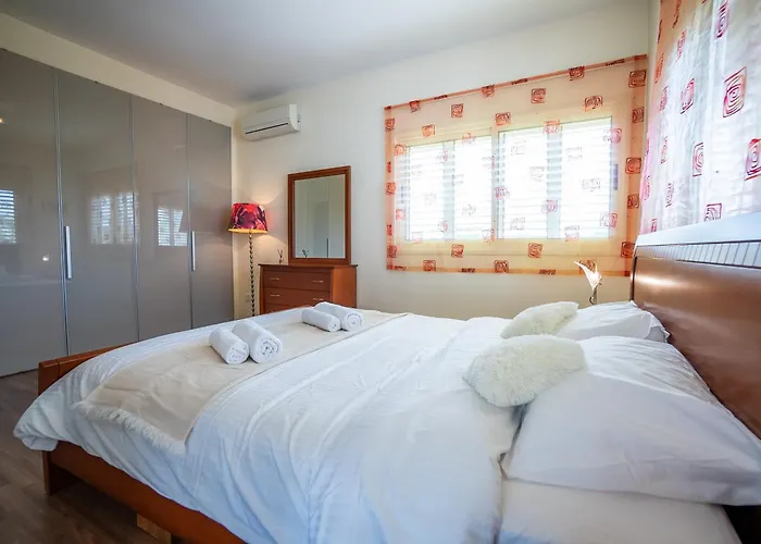 Beachfront Larnaka Dhekelia With Pool