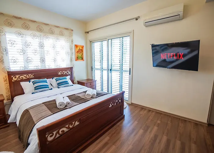 Beachfront Larnaka Dhekelia With Pool *