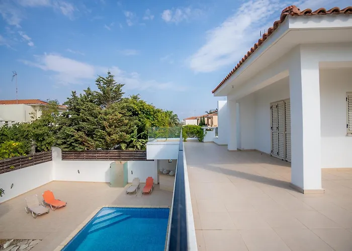 Beachfront Larnaka Dhekelia With Pool Вилла